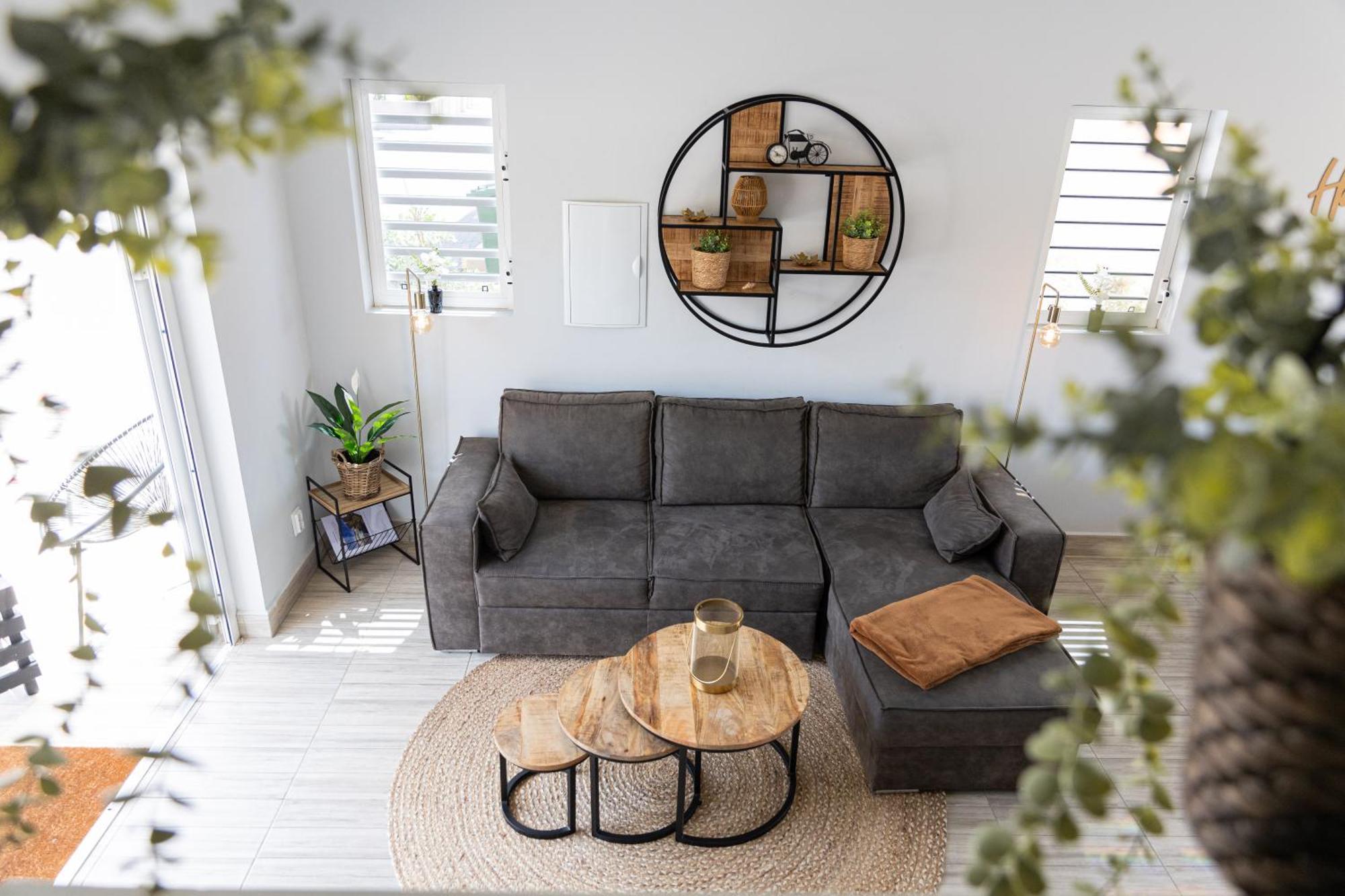 Av Curacao - Centrally Located Spacious Apartment Виллемстад Экстерьер фото