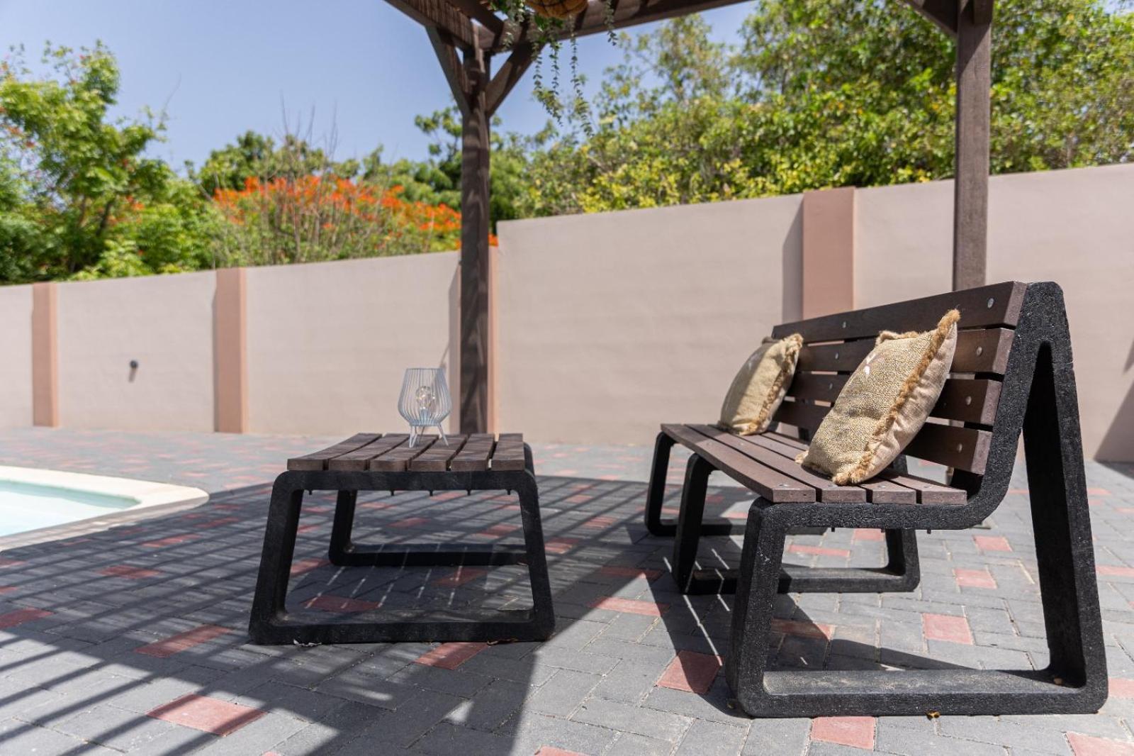 Av Curacao - Centrally Located Spacious Apartment Виллемстад Экстерьер фото
